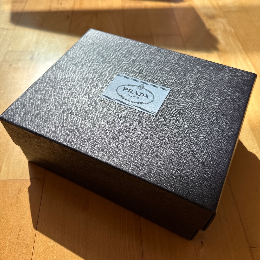 Prada Gift Box - Picture 4 of 4